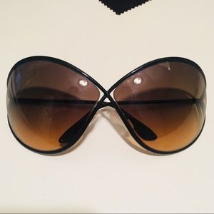 Tom Ford LILLIANA oversized sunglasses 01P color